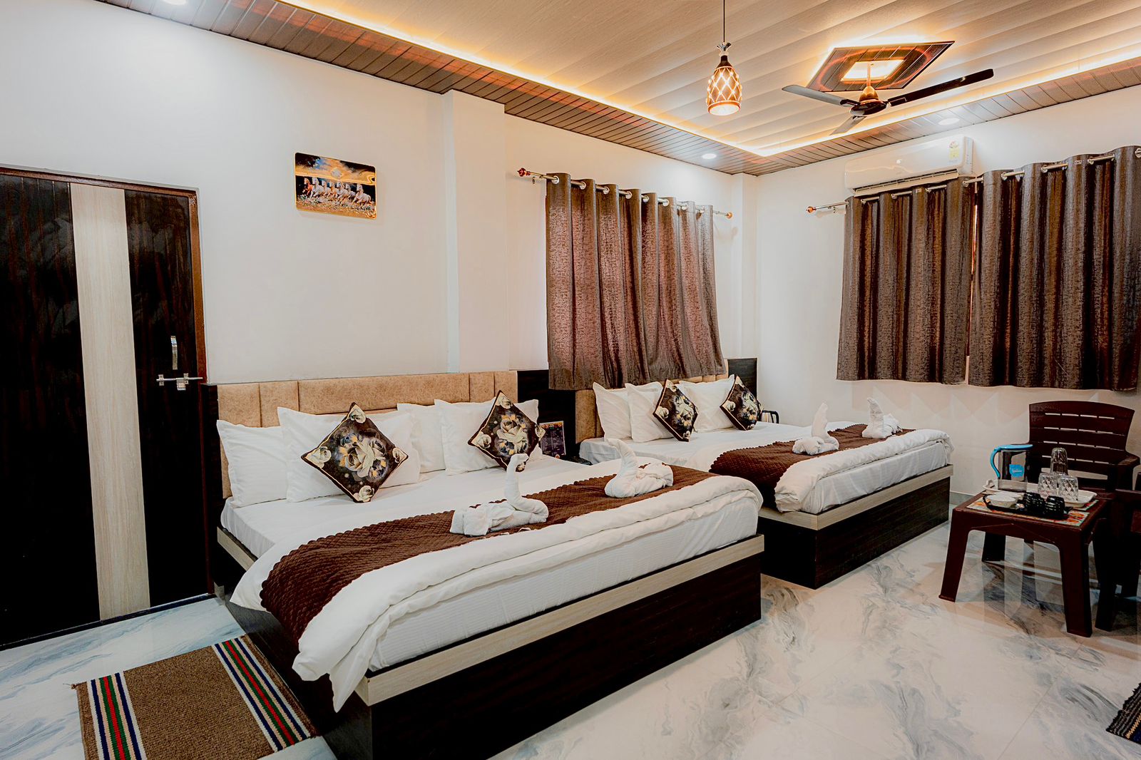 WhatsApp Image 2025-10-29 at 12.03.17 (1)