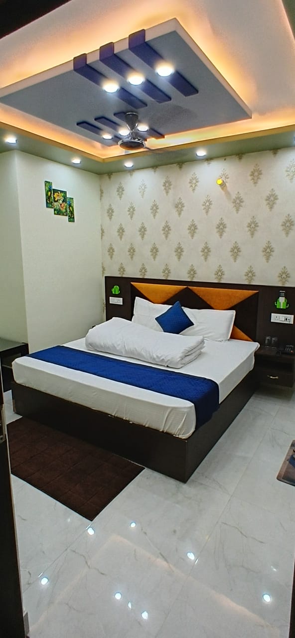 WhatsApp Image 2025-10-29 at 12.03.17 (2)