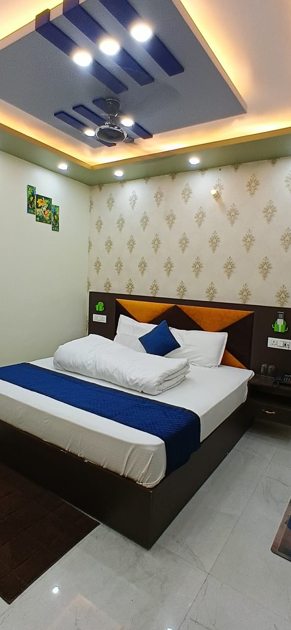 WhatsApp Image 2025-10-29 at 12.03.18